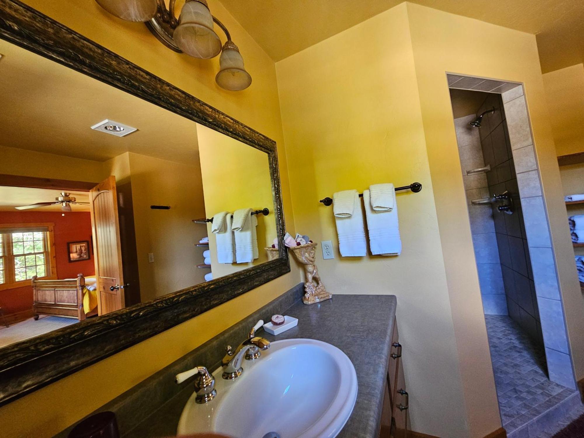 Chanticleer Cabins Стърджън Бей Екстериор снимка