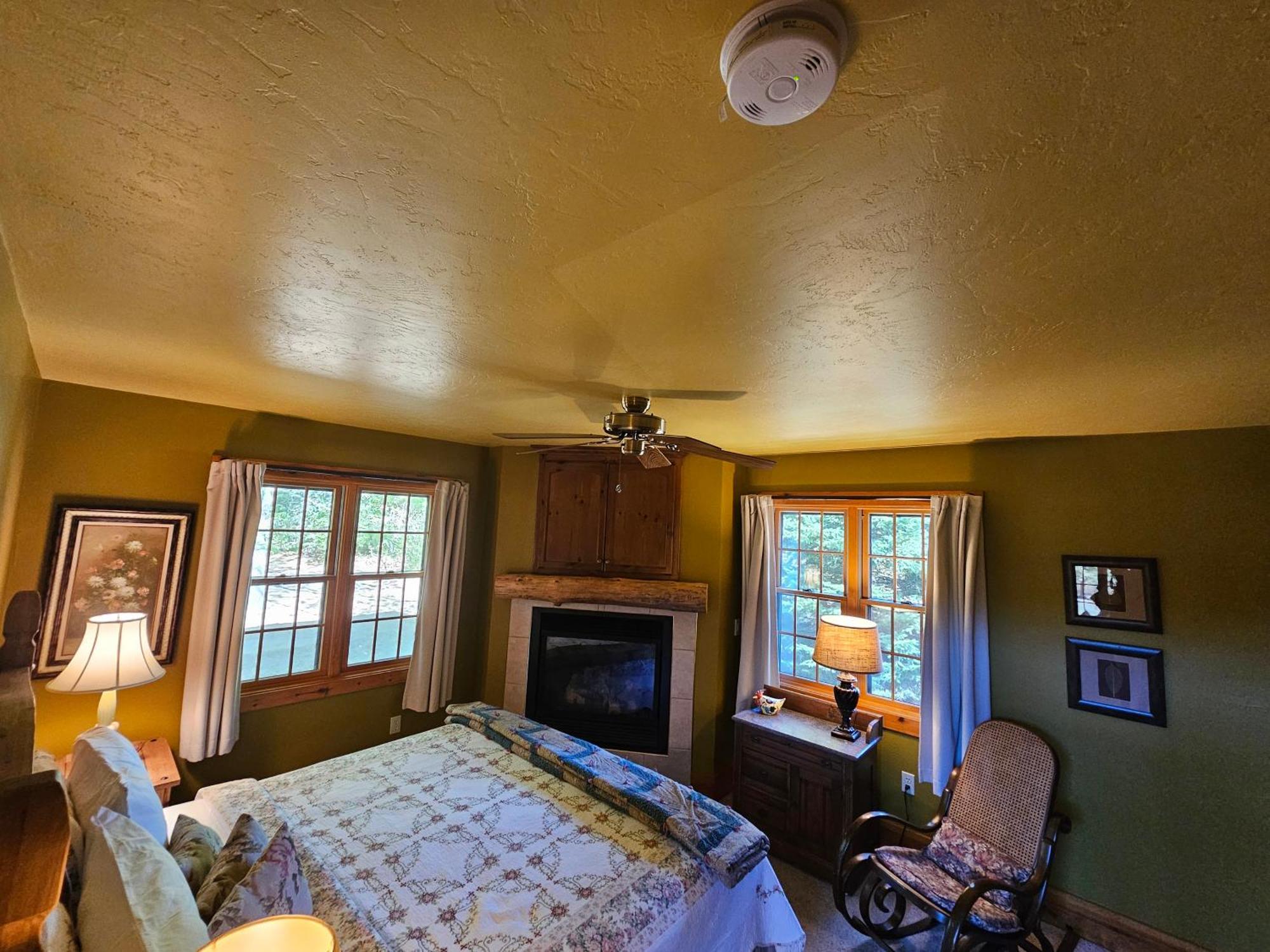 Chanticleer Cabins Стърджън Бей Екстериор снимка